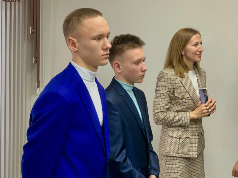 Депутаты Ачинска 25 часов общались с молодёжью