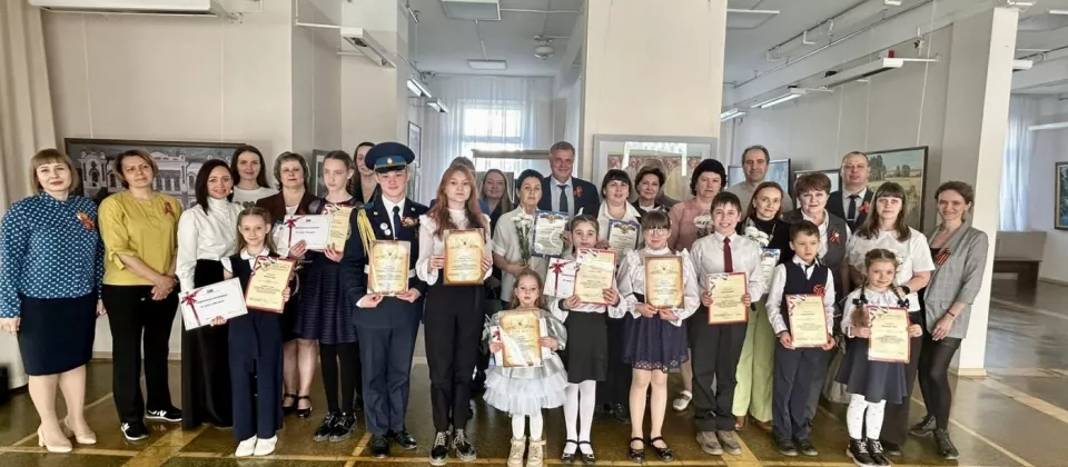 С патриотизмом, покоряющим душу: Ачинский городской Совет депутатов подвёл итоги детского конкурса, посвящённого Дню Победы
