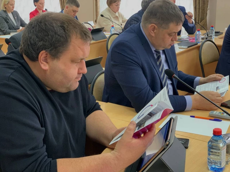 Парламентарии утвердили восемь вопросов повестки очередной 49-й сессии Ачинского городского Совета депутатов шестого созыва.