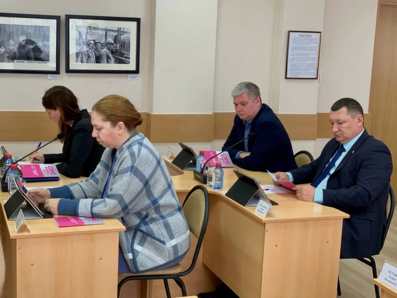 Парламентарии утвердили восемь вопросов повестки очередной 49-й сессии Ачинского городского Совета депутатов шестого созыва.
