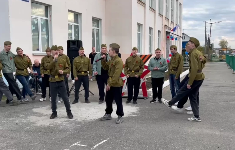 Жители Ачинска встретили юбилей Великой Победы вместе с депутатами городского Совета