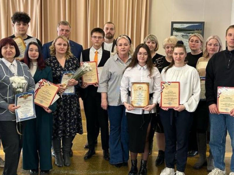 В горсовете Ачинска День местного самоуправления отметили вместе с молодёжью В горсовете Ачинска День местного самоуправления отметили вместе с молодёжью