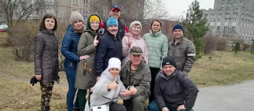 Совет депутатов не стал дожидаться официально назначенной даты субботника и вчера вышел на уборку