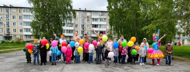 Для улыбок и искренних эмоций: городской Совет депутатов окружил заботой юное население Ачинска