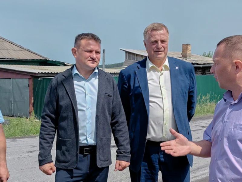 Власть и общественники вместе повышают эффективность контроля за благоустройством города Власть и общественники вместе повышают эффективность контроля за благоустройством города